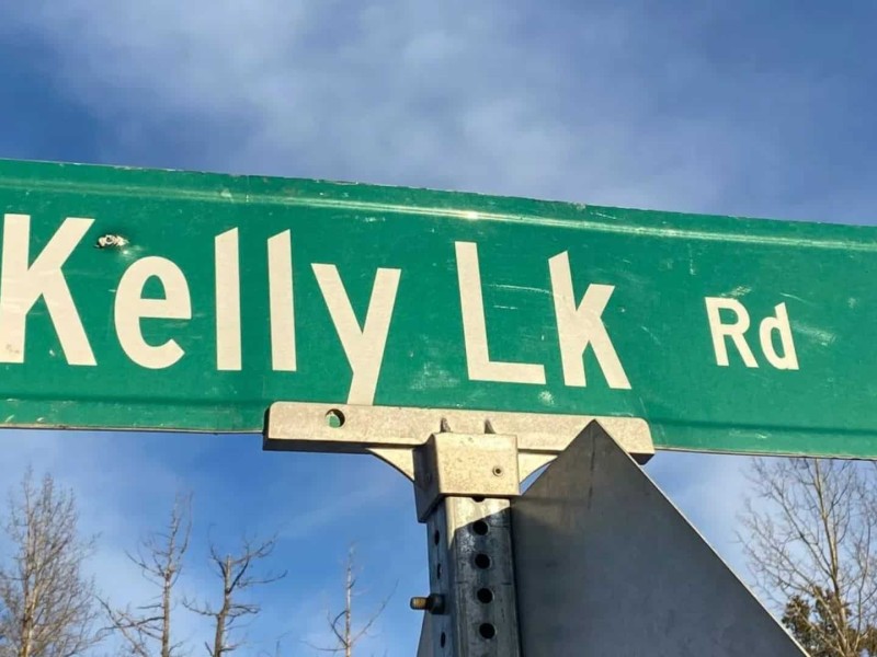 Kelly Lake Road sign. (File photo)