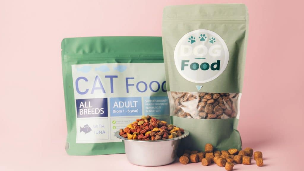Cat and dog food. (Canva)