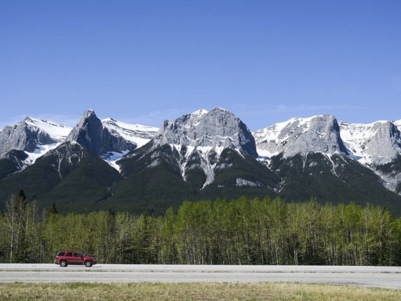 Traffic on the Trans Canada highway passing through Canmore
