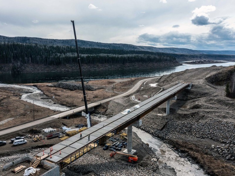 Construction work on Lynx Creek Bridge (BC Hydro)