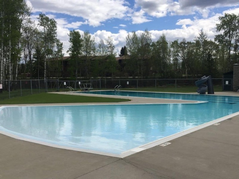 A picture of an outdoor pool.
