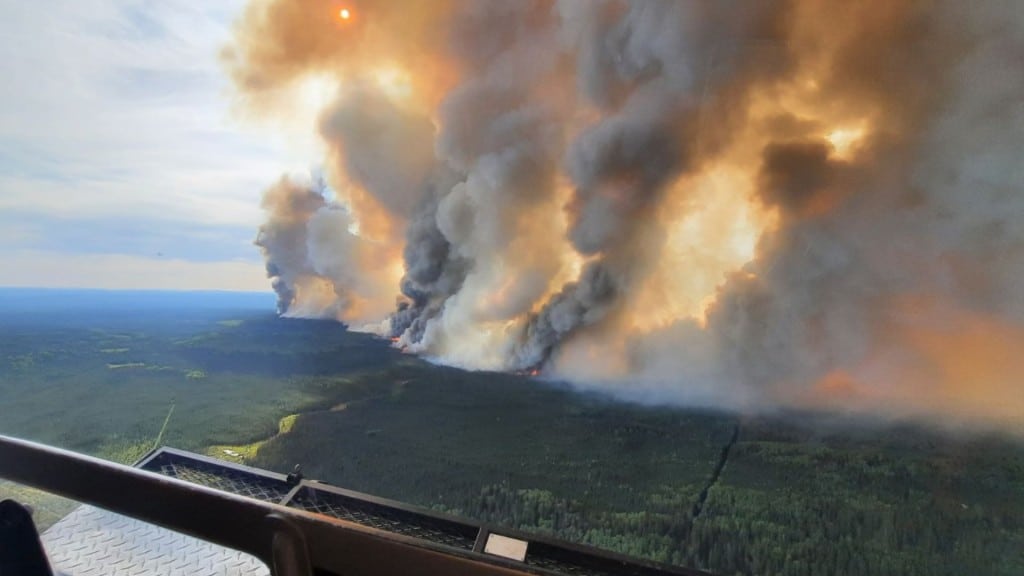A picture of the Donnie Creek wildfire taken from the air.