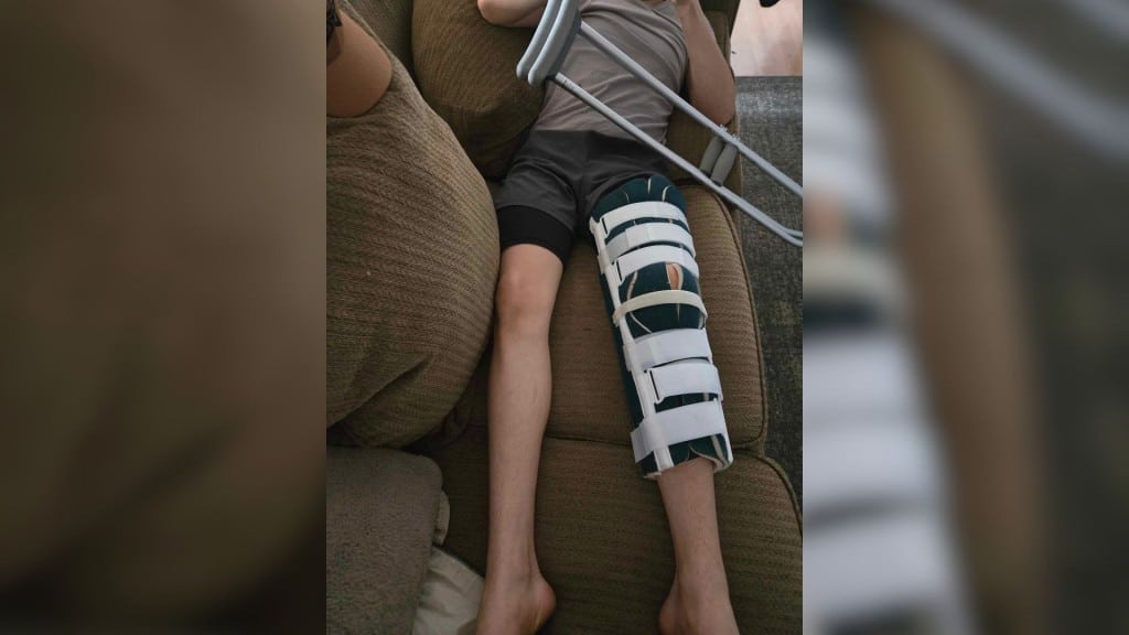 Hudson Jansen after his knee injury. (Melanie Jansen)