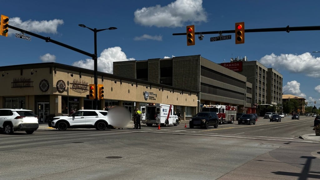 Ambulances at the scene in Fort St. John (Max Bowder, Energeticcity.ca)