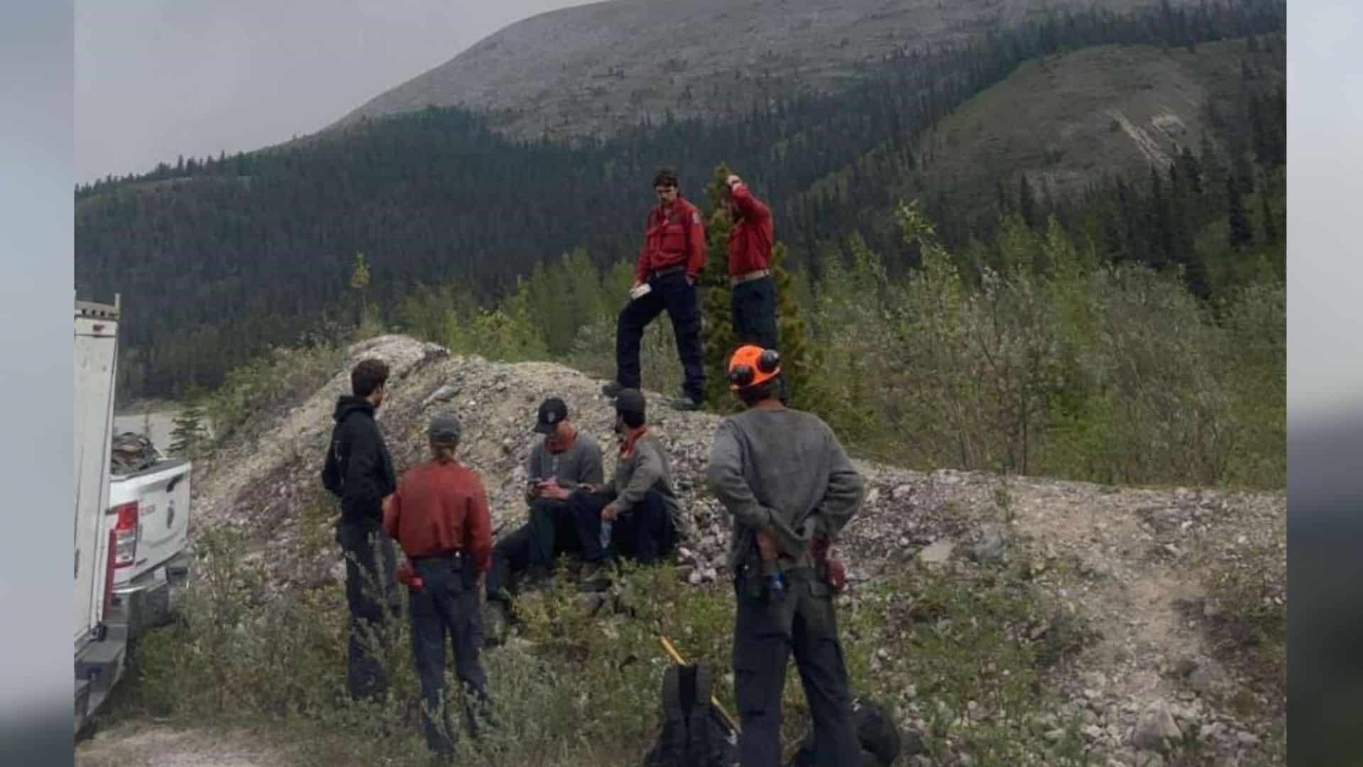 Crews working alongside Highway 97 amid the Summit Lake wildfire. (BCWS)