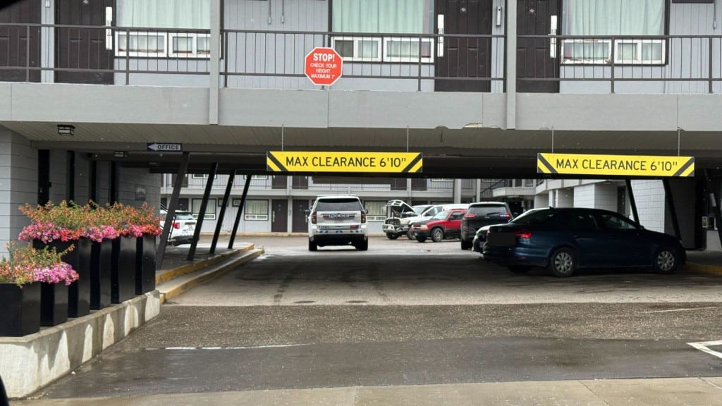 An RCMP cruiser outside Motel 6. (Chris Walker)