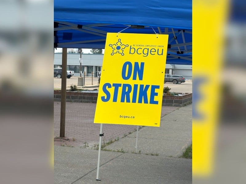 The BCGEU strike in Fort St. John on September 9th. (Ed Hitchins, Energeticcity.ca)
