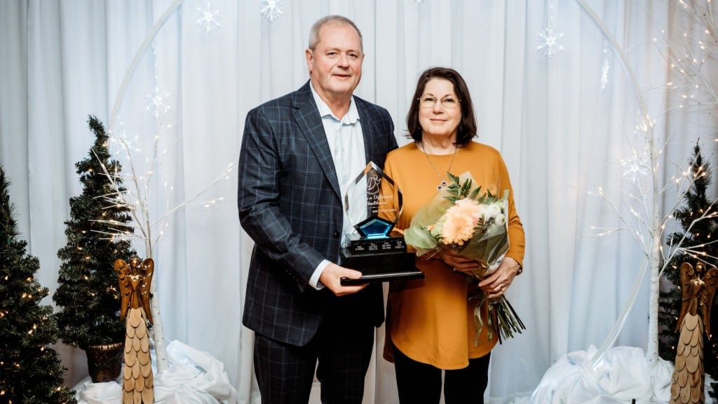 Wyatt and Twila Soule with the Janet Taylor Award at the Be an Angel Gala in 2025. (Becky Newsham/Rundown Ranchography)(FSJ Hospital Foundation)