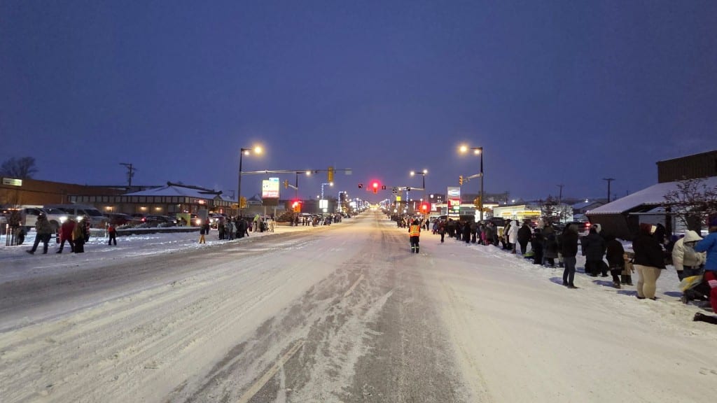 Crowds waiting for the Santa Claus parade on December 6th, 2025. (Areli Núñez, Energeticcity.ca)