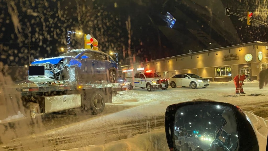 The car being towed on December 23rd. (Caitlin Coombes, Energeticcity.ca)