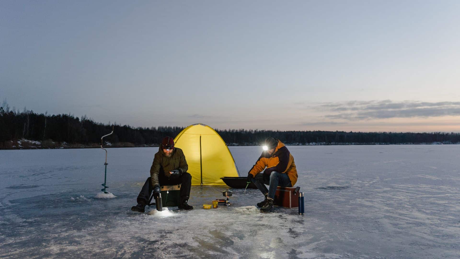 Ice-fishing - Energeticcity.ca