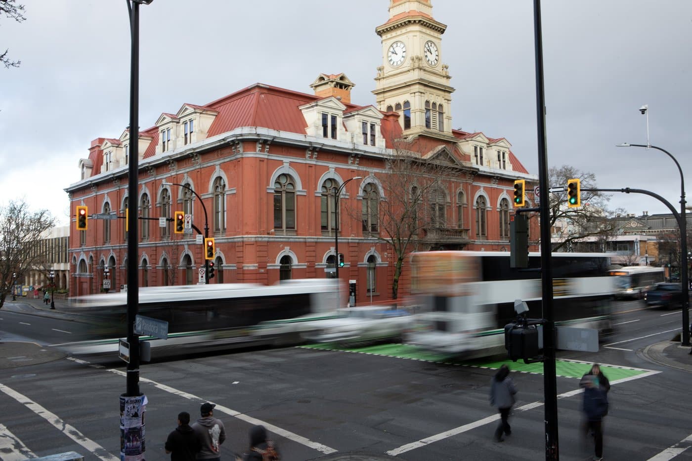 A view of City Hall and traffic along Douglas St. in Victoria, Wednesday, Dec. 18, 2024. THE CANADIAN PRESS/Chad Hipolito